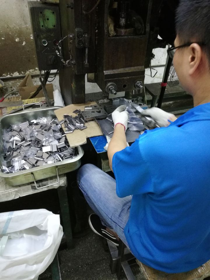 沖壓304#合頁.jpg 沖壓304#合頁.jpg