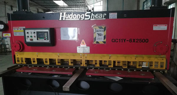 新增數(shù)控剪板機,提升生產(chǎn)東莞合頁,?鉸鏈合頁,不銹鋼合頁?