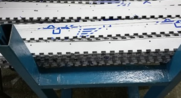 廣有五金專業(yè)生產(chǎn)長合頁,自動(dòng)化設(shè)備合頁,全力滿足客戶需求